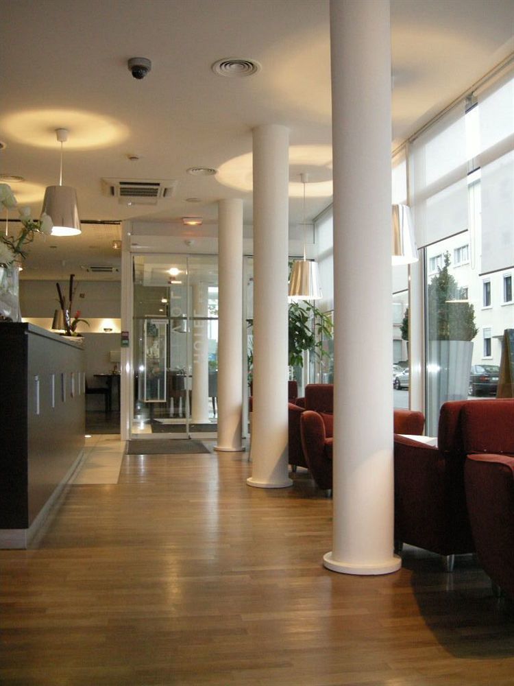 Hotel Restaurant Tivoli - Basel Airport Huningue Exteriör bild